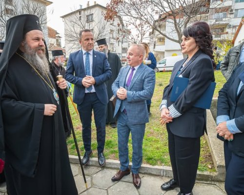 Митрополит Серафим благослови откриването на паметник на Св. Климент Охридски в Сандански