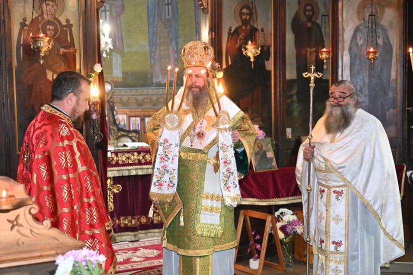 Симитли отбеляза празника на Св. Стилиан с молитва за децата и Архиерейска света литургия отслужена от Неврокопския митрополит Серафим