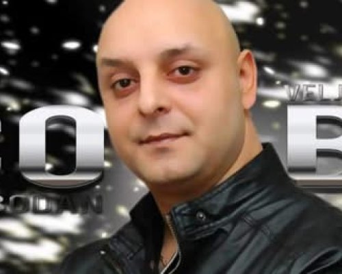 Коби запалва празничния дух в Коледното село в комплекс Бяла сцена край Банско