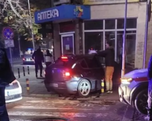 Младеж влетя с автомобила си в аптека