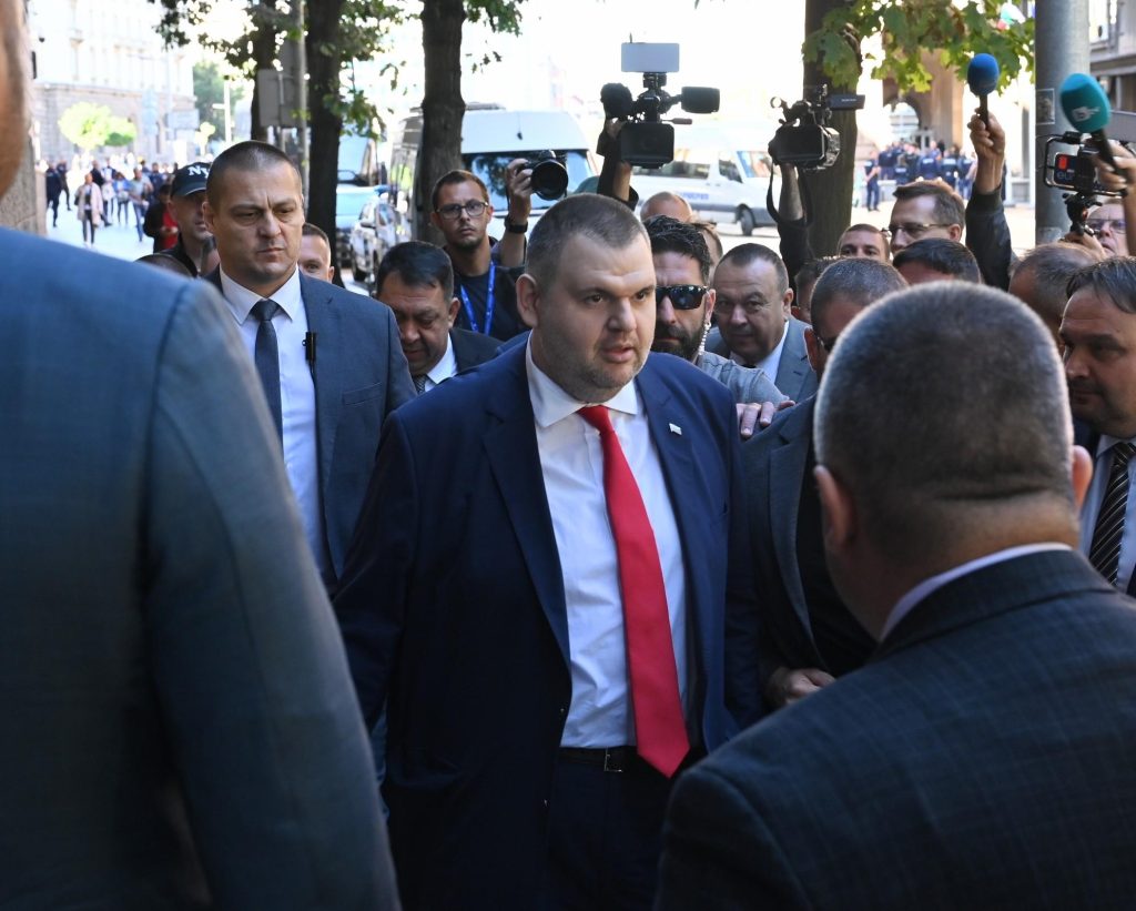 След протеста: Делян Пеевски се закани да блокира парламента всеки ден
