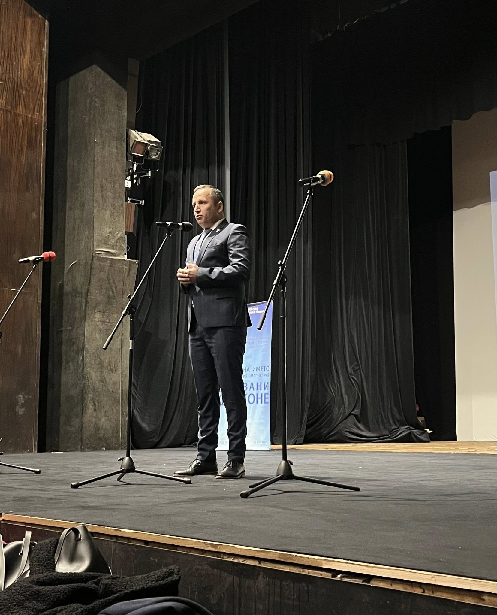 Георги Динев, областен управител на Благоевград: Нека делото на Джовани Фалконе ни напомня, че смелостта има смисъл само когато е в служба на доброто Георги Динев, областен управител на Благоевград: Нека делото на Джовани Фалконе ни напомня, че смелостта има смисъл само когато е в служба на доброто