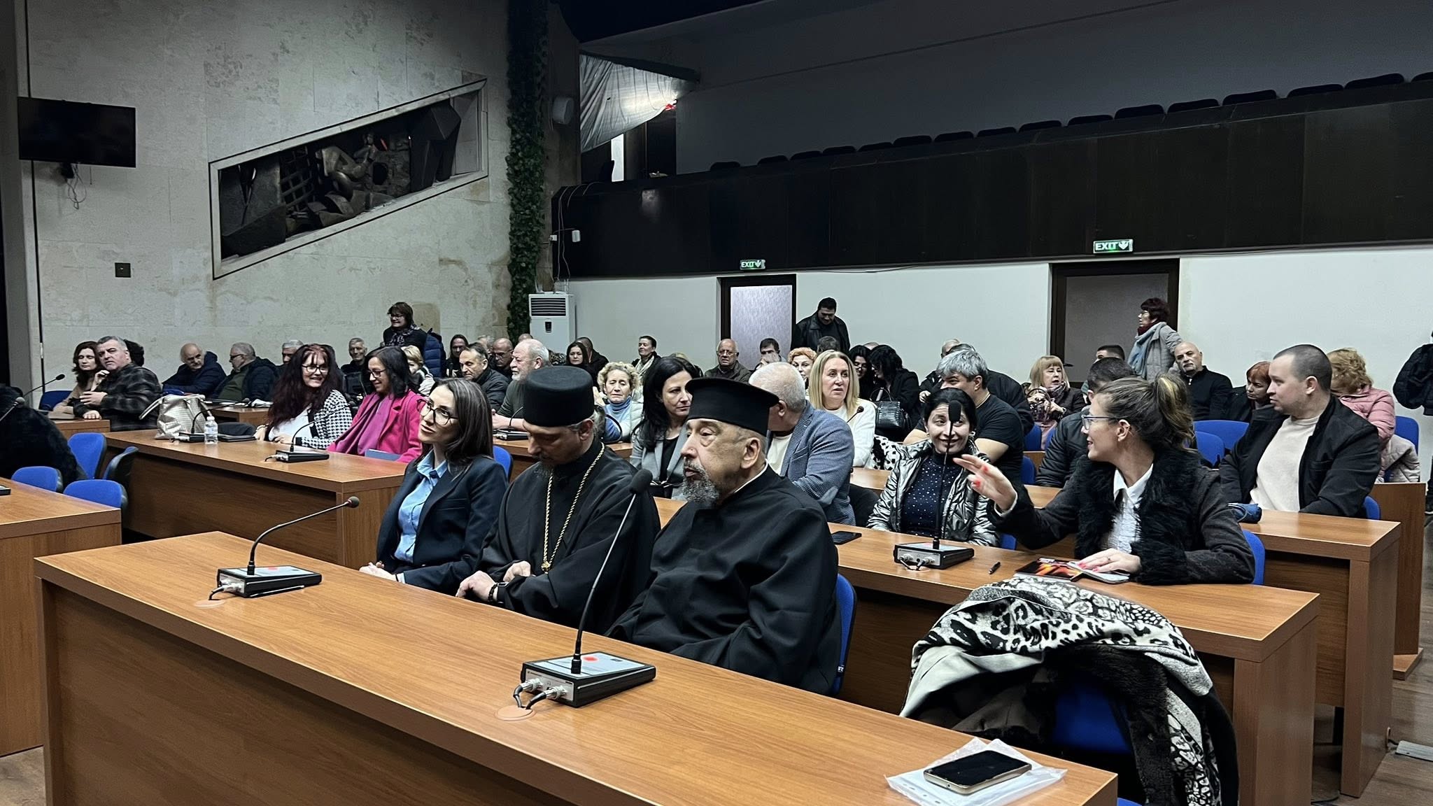 Представиха първото фототипно издание на  Македонски алманах  в Благоевград
