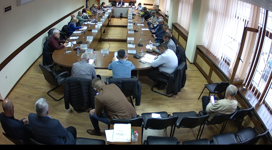 На кантар с 15 гласа за : Общинският съвет Гоце Делчев одобри закриването на улица в село Мосомище На кантар с 15 гласа за : Общинският съвет Гоце Делчев одобри закриването на улица в село Мосомище