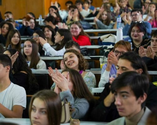 ЕГ Д-р Петър Берон-Кюстендил с впечатляващ успех: двама финалисти на престижния турнир BEST