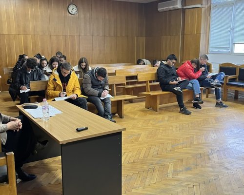 ПГИМ Кюстендил в  Свободата да знаеш : как младите да разпознават и избягват онлайн опасностите