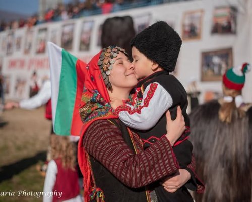 Фотографската изложба  Сурва е любов  представя кукерите в Благоевград