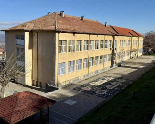 Държавата отпуска 371 519 лв. за нов физкултурен салон в СУ  Васил Левски  в с.Коларово