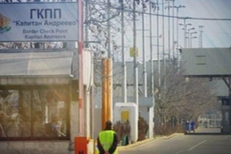 Интензивен е трафикът на граничен пункт Капитан Андреево на изход за товарни автомобили Интензивен е трафикът на граничен пункт Капитан Андреево на изход за товарни автомобили