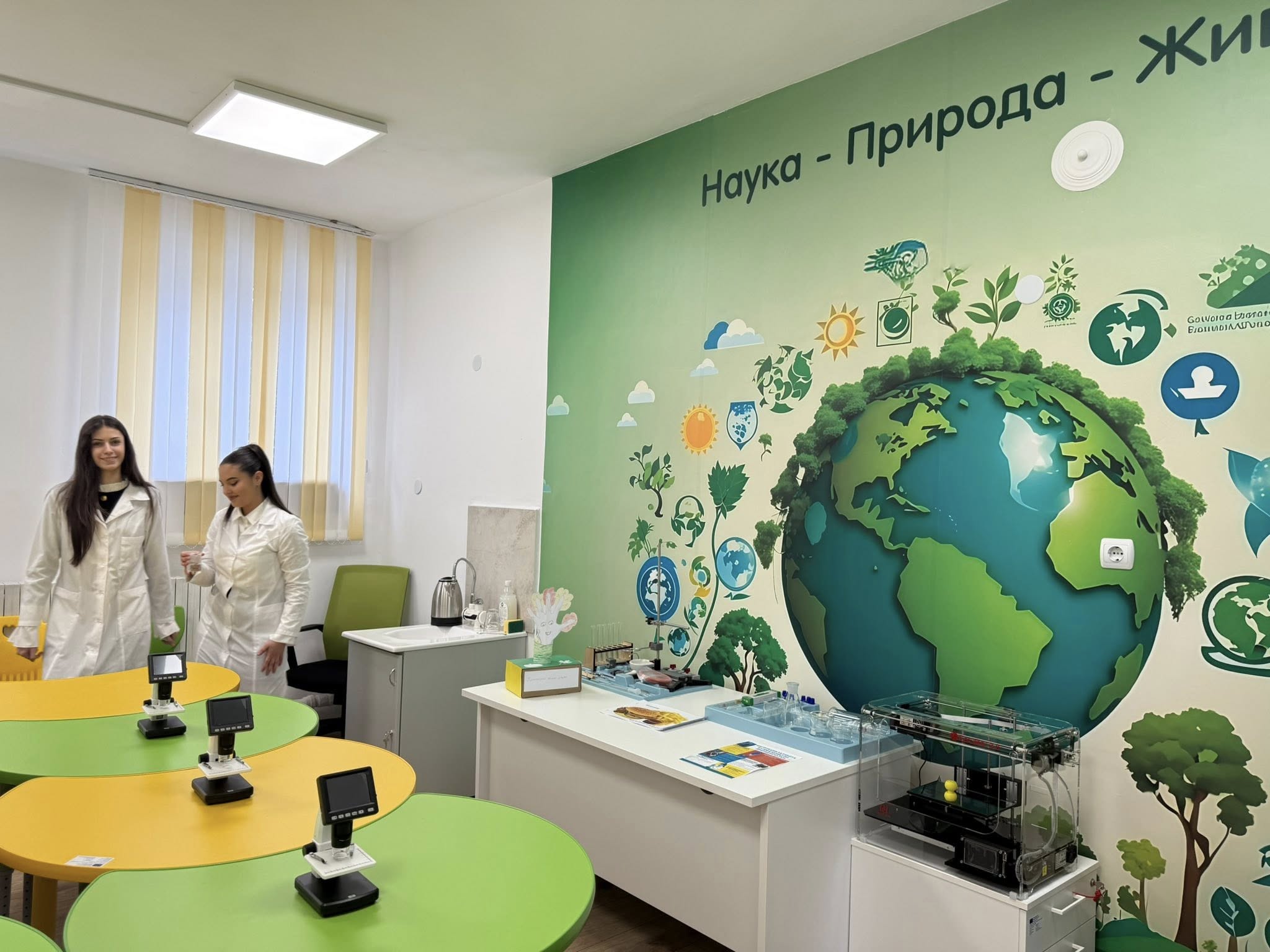 Областният управител Г. Динев участва в официалното откриване на два STEM центъра в Белица и Якоруда