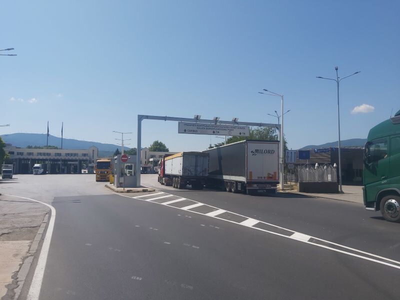 Затвориха ГКПП Кулата заради протеста на гръцките фермери Затвориха ГКПП Кулата заради протеста на гръцките фермери