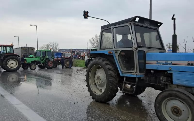 Гръцкият протест затвори  Кулата : леки и тежкотоварни автомобили блокирани на границата