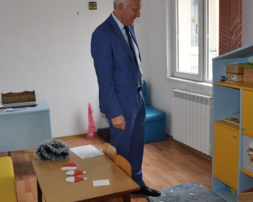 Кметът Красимир Герчев откри нови специализирани кабинети в детските градини в Разлог, Баня и Бачево