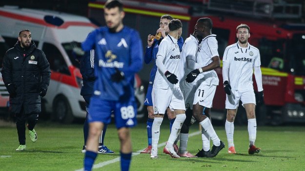 Славия надви лидера Левски с 2:0 Славия надви лидера Левски с 2:0