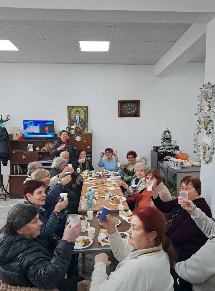 Пенсионерите в Бобошево отбелязаха Варвара с общ празник и богата трапеза