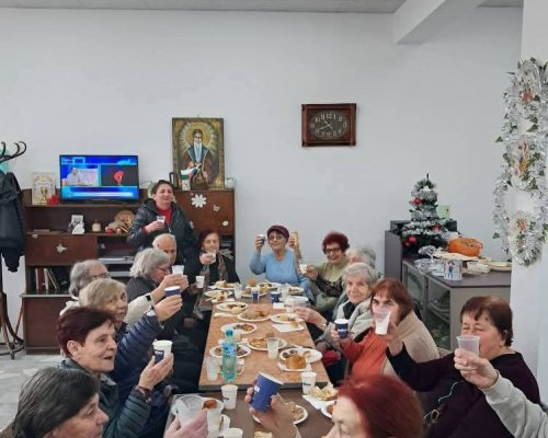 Пенсионерите в Бобошево отбелязаха Варвара с общ празник и богата трапеза