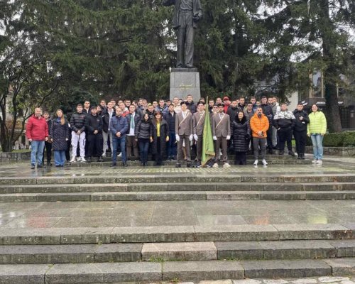 ПЛТГ Никола Й. Вапцаров-Банско отбеляза тържествено паметта на своя патрон