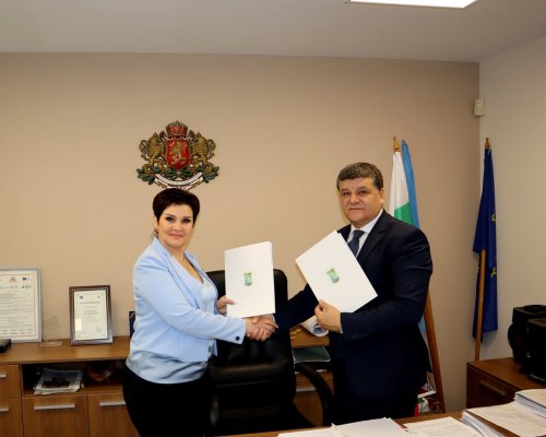 Струмяни посрещна украинска делегация, подписа договор за сътрудничество с община Сафянска
