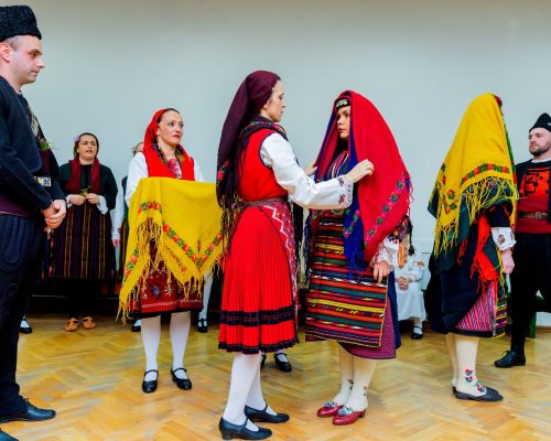 Разлог се връща към корените -нова книга събира ритуали, обреди и традиции от миналото