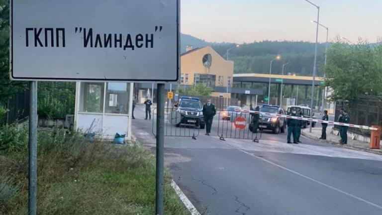 Протест на гръцки земеделци блокира тежкотоварни автомобили на граничните пунктове Кулата и Илинден Протест на гръцки земеделци блокира тежкотоварни автомобили на граничните пунктове Кулата и Илинден