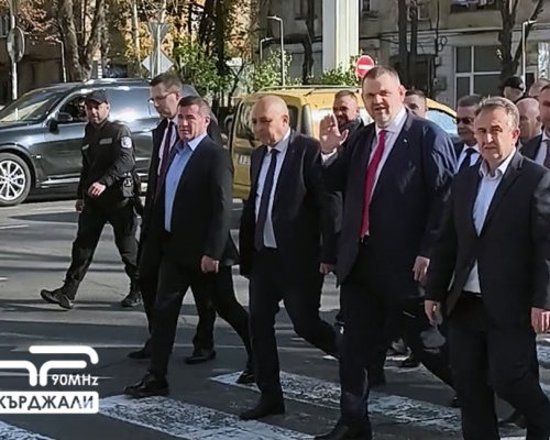 Пеевски и Р. Ревански с внезапна визита в Кърджали преди митинга на ДПС