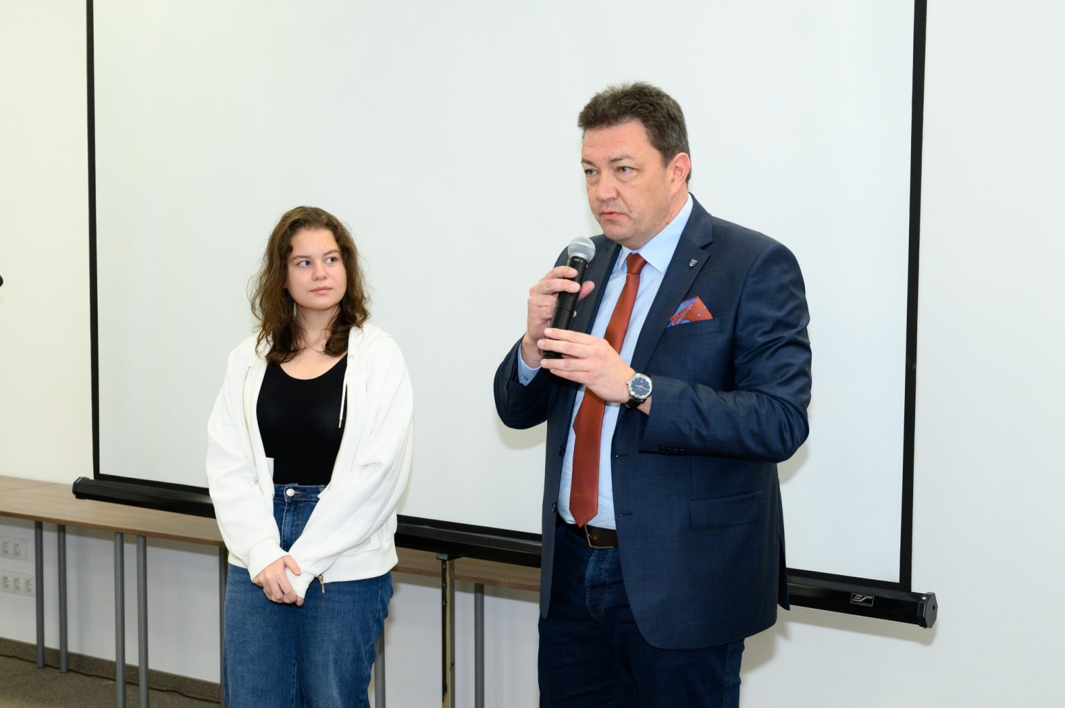 Наградиха ученици с изявени дарби в Петрич Наградиха ученици с изявени дарби в Петрич