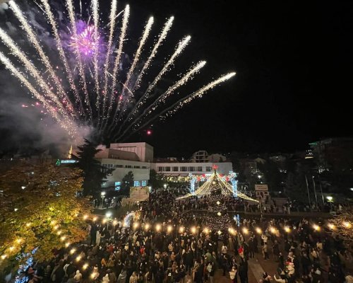Сандански грейна, заблестя! Озарен от коледната магия и топлина!