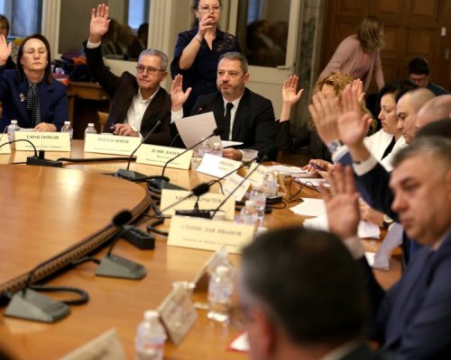На първо четене: Бюджет 2026 премина в ресорната комисия с дебати за пенсии, здравеопазване и приходи
