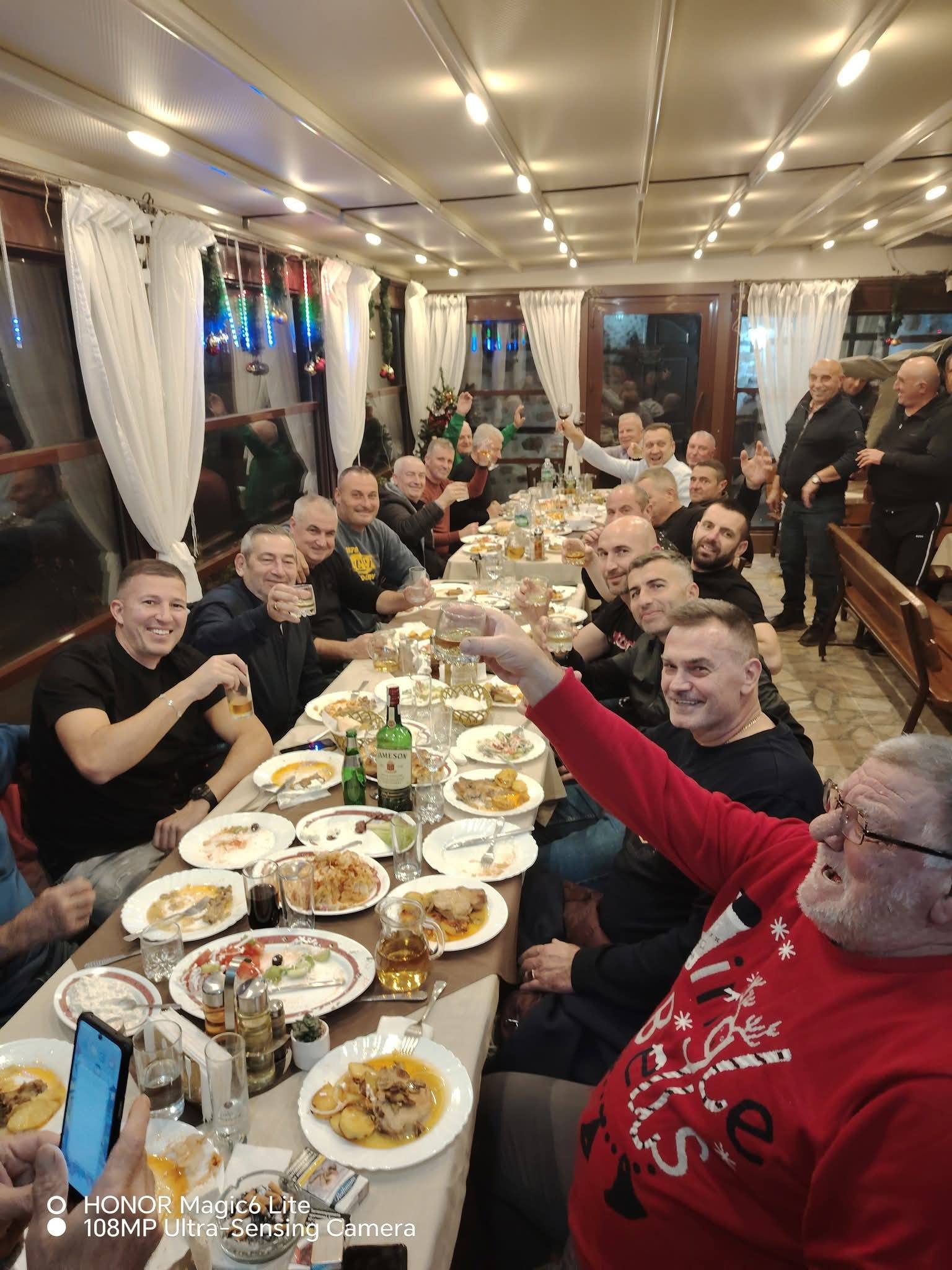 Ветераните на Вихрен се събраха на Коледен банкет и учредиха сдружение Ветераните на Вихрен се събраха на Коледен банкет и учредиха сдружение