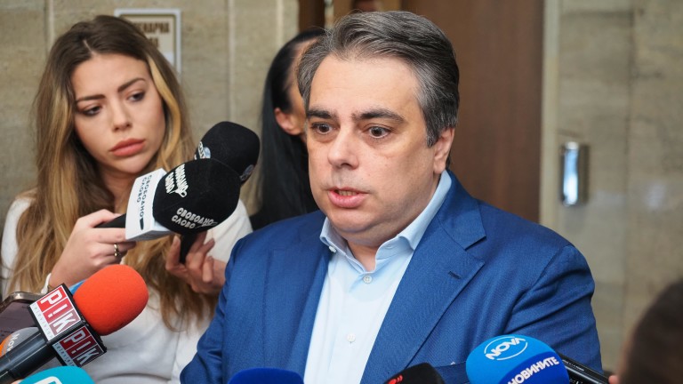 Асен Василев: Борисов да не чака еврозоната, а да подава оставка веднага Асен Василев: Борисов да не чака еврозоната, а да подава оставка веднага
