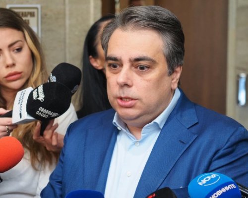Асен Василев: Борисов да не чака еврозоната, а да подава оставка веднага