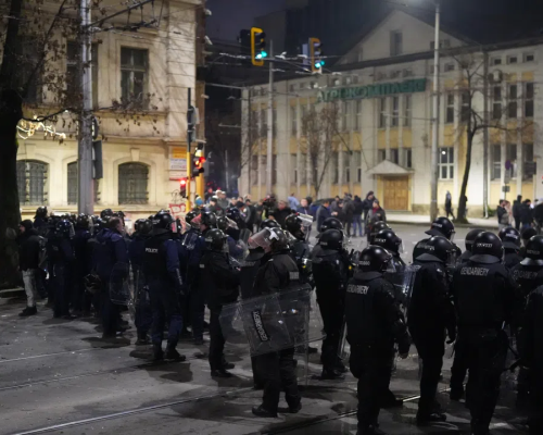Десетки задържани на протеста в София