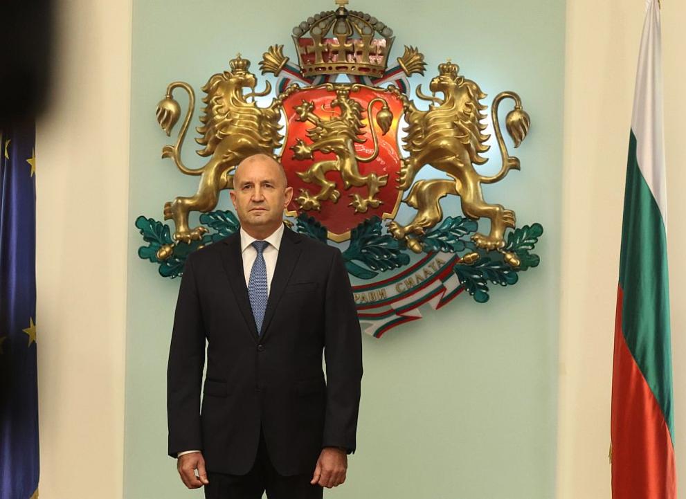 Радев: Хората изпревариха парламента и тази вечер гласуваха недоверие на кабинета!
