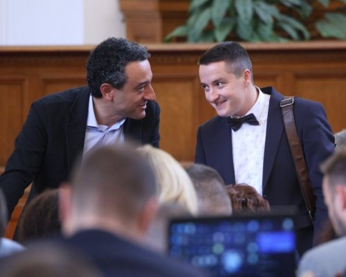 Парламентът ще гласува по вота на недоверие, ще обсъди на първо четене и проектобюджетите на ДОО и на НЗОК