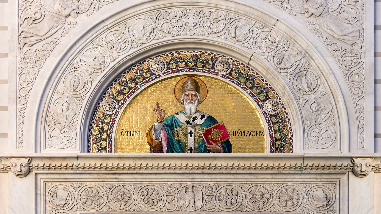 Празник е! Православната църква почита св. Спиридон Празник е! Православната църква почита св. Спиридон
