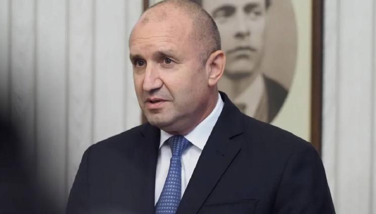 ЗАПОЧВА БИТКАТА ЗА НОВ КАБИНЕТ! Радев стартира консултации с партиите ЗАПОЧВА БИТКАТА ЗА НОВ КАБИНЕТ! Радев стартира консултации с партиите