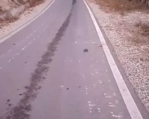 Верижна машина Харвест  изора  новия път за с. Влахи