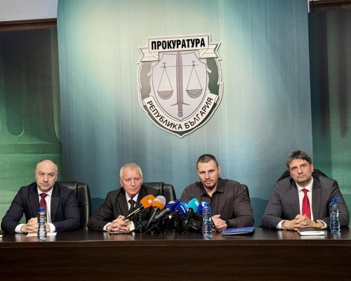 Разкрита организирана престъпна група с участието на служители на МВР