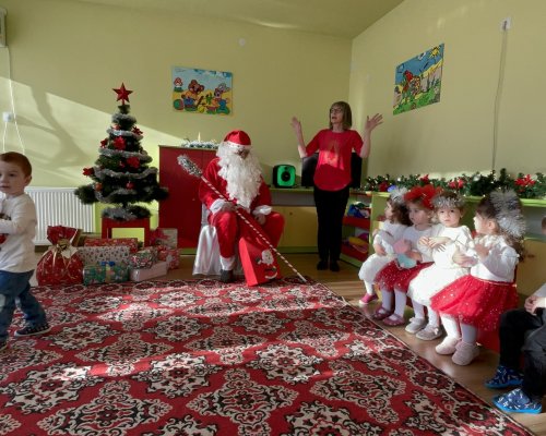 Малки артисти с големи усмивки: Коледа в детска ясла  Радост  гр. Разлог