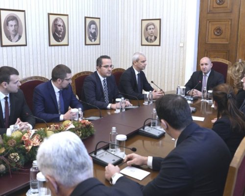 Президентът Радев проведе консултации с  Възраждане  за бъдещето на парламента и бюджета