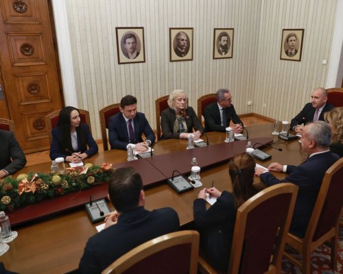 Консултациите при Радев: ДПС настоява за машинно гласуване, но не и с тези компрометирани машини