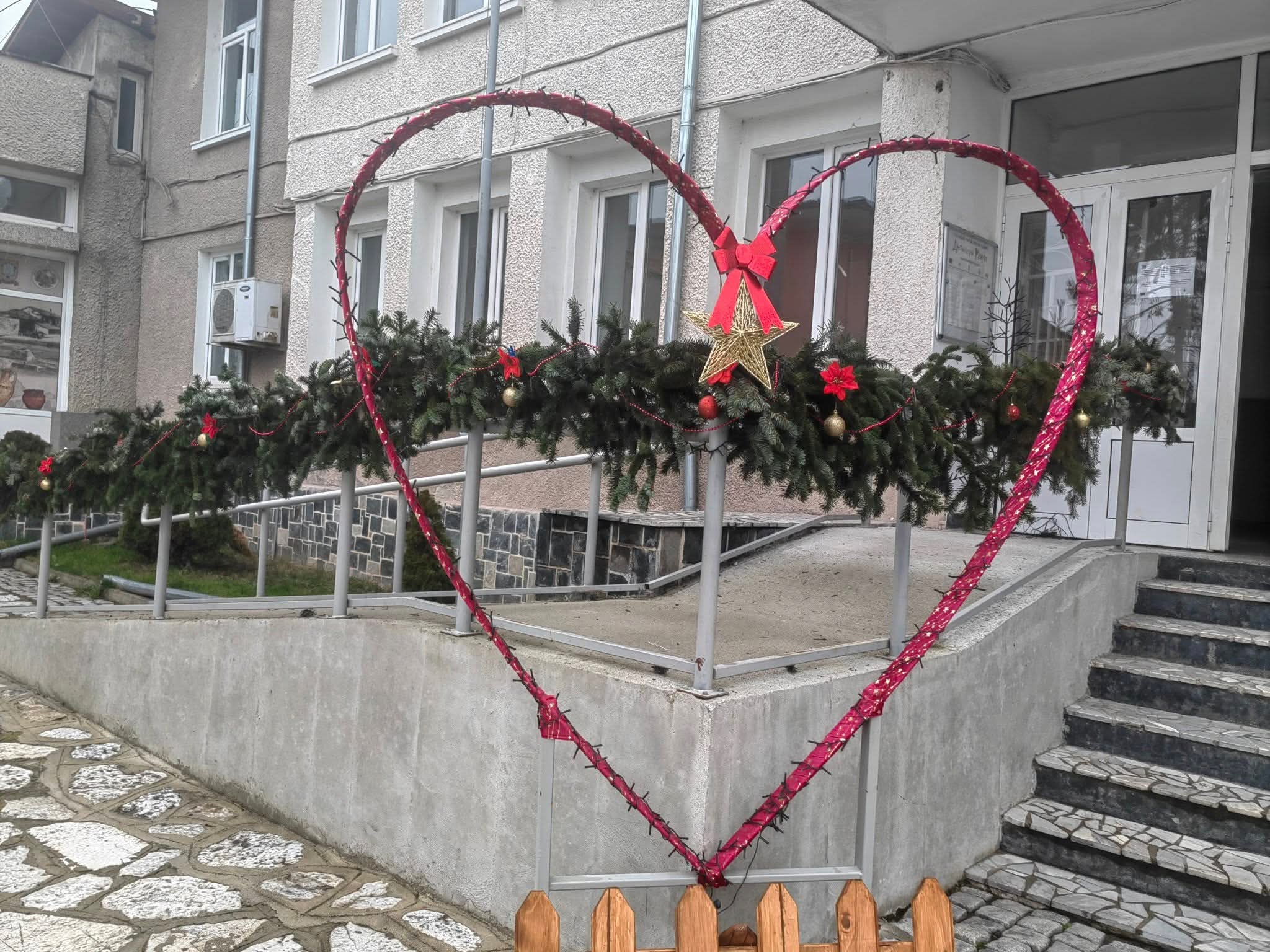 Грейнаха коледните светлини в община Разлог-празниците започват с доброта