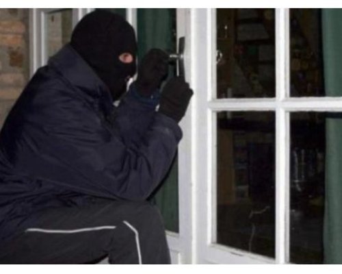 Пишман крадец задигна 400 лв от апартамент в благоевградския кв. Запад
