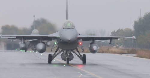 Представиха първите осем изтребителя F-16 Block 70 за българските Военновъздушни сили Представиха първите осем изтребителя F-16 Block 70 за българските Военновъздушни сили