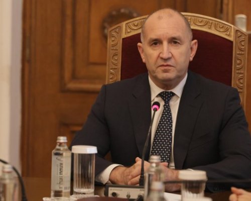 Радев връчва първия мандат след Нова година, обяви се за 100 машинно гласуване