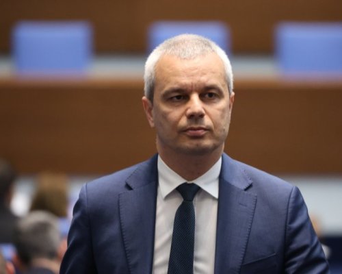 Възраждане сезира КС за падналия референдум на Радев