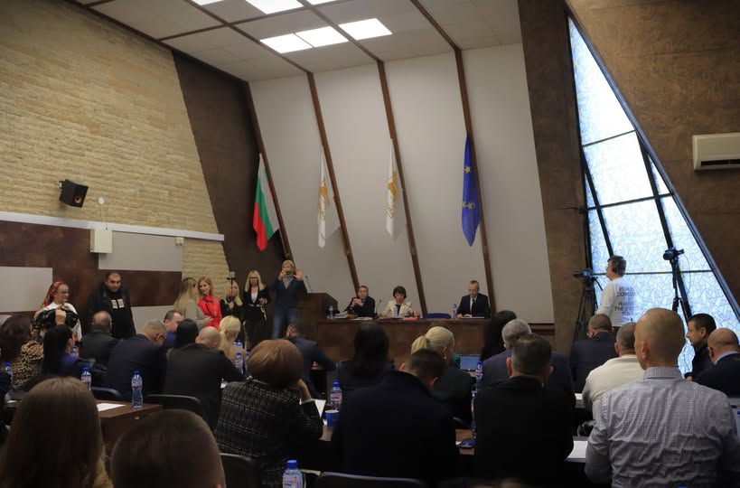 ОбС Благоевград одобри план-сметката за разходите за управление на битовите отпадъци и размера на ТБО за 2026 г. ОбС Благоевград одобри план-сметката за разходите за управление на битовите отпадъци и размера на ТБО за 2026 г.