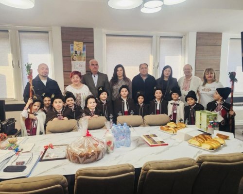 Коледарчета  полазиха” кметския кабинет на Първан Дангов за Игнажден