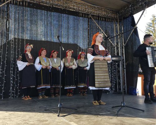 Над 400 изпълнители превърнаха Коледния базар в Перник в празник на музиката, танца и традициите