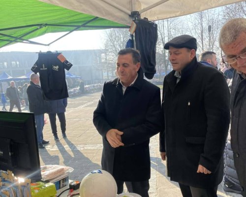 Доброто продължава: ПФК Левски дари своя подписана тениска за каузата на община Гърмен-Да подадем ръка